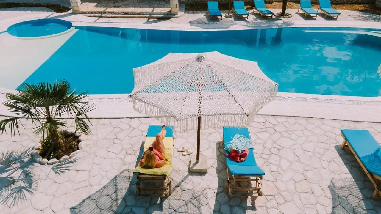 Vila Milo Himarë 0*,