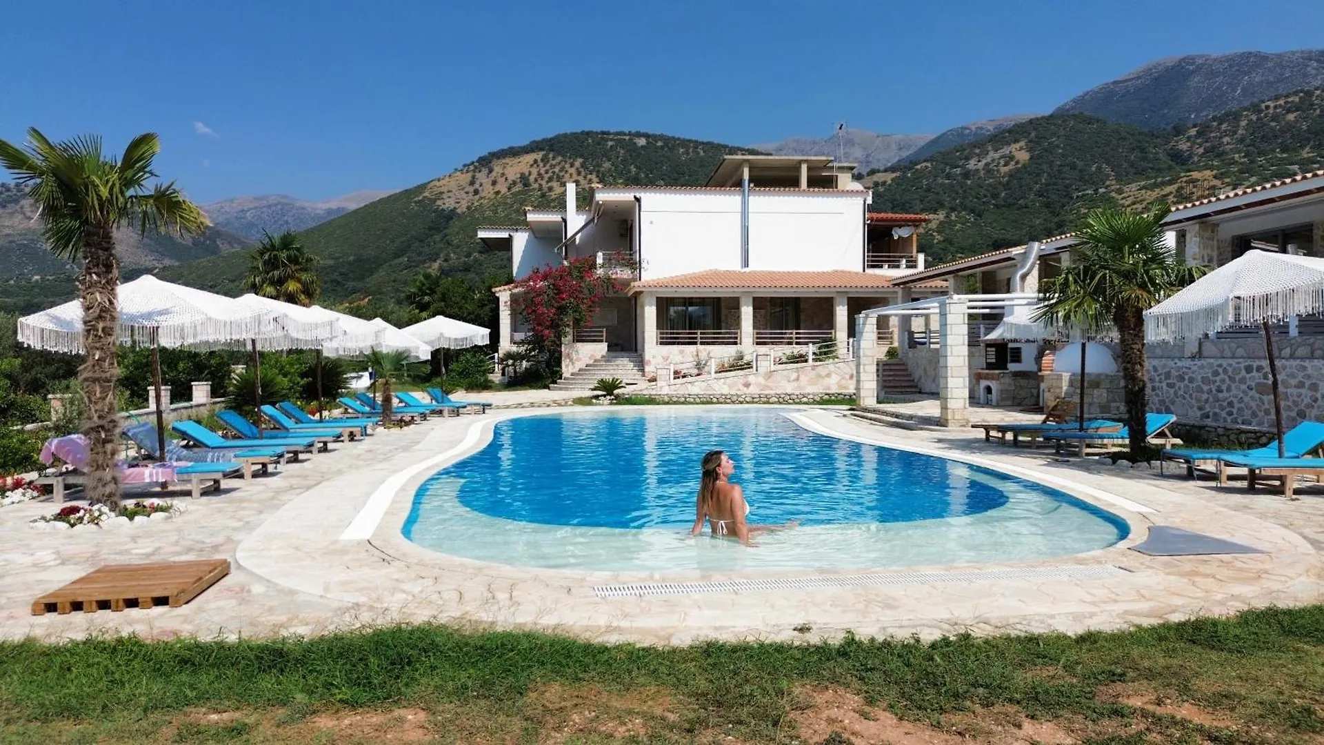 Vila Milo Himare Albanien