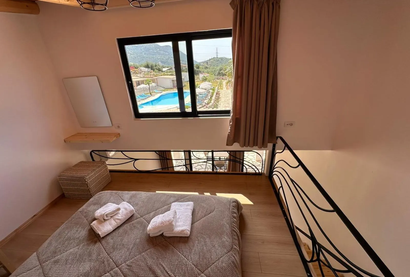 Vila Milo Himare