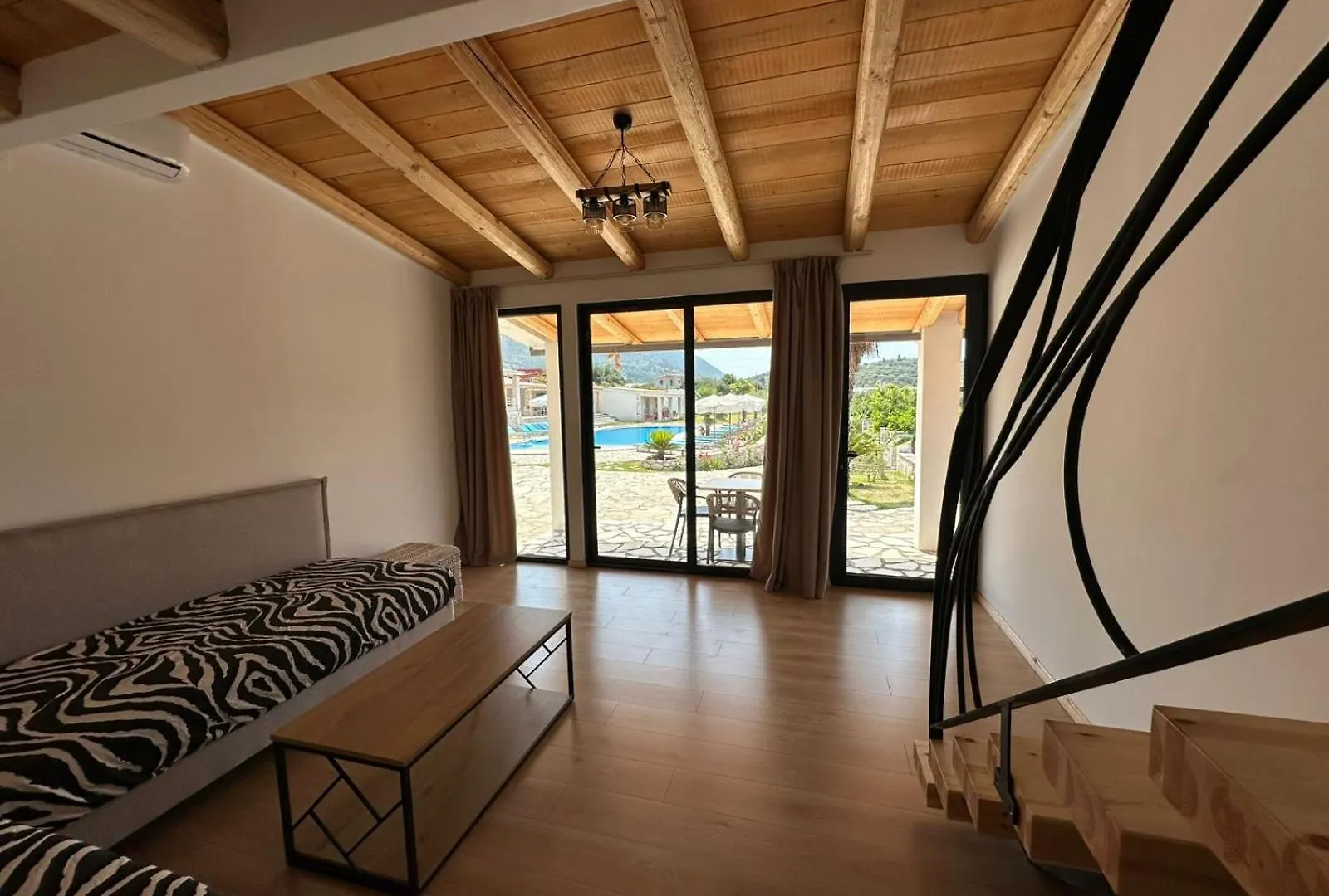 Vila Milo Himare Lägenhet